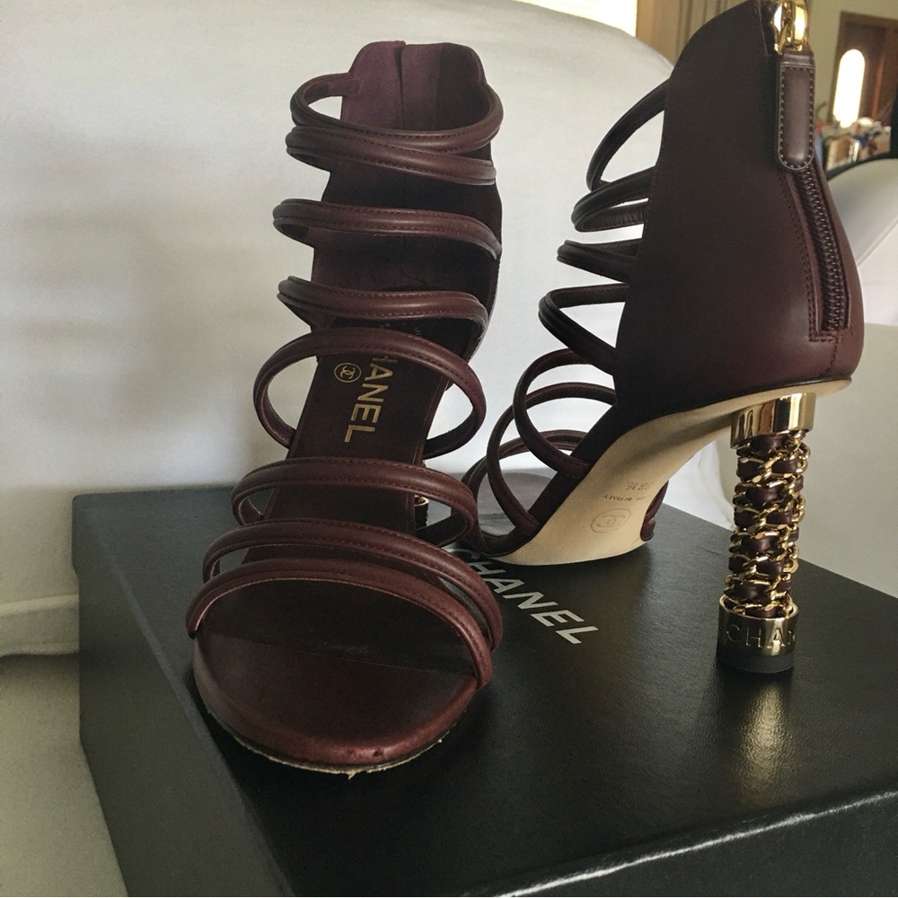 CHANEL sandals with chain link heel.  Size 8 - Picture 4 of 12